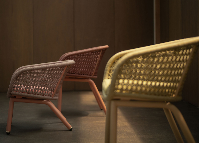 Chair 8 Tubular Outdoor Shell Chair